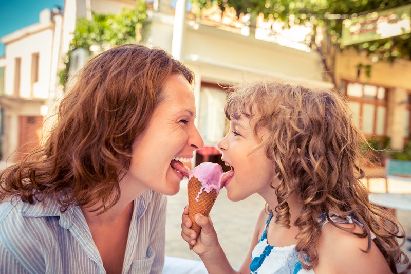 What Are the Effects of Sugar on Teeth?
